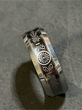 Men’s Sz 11/12 -Premium Tungsten Carbide Beveled Edges ,Scratch Resistant Heavy